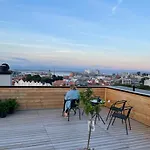 Amazing Views Apartment In The City Center