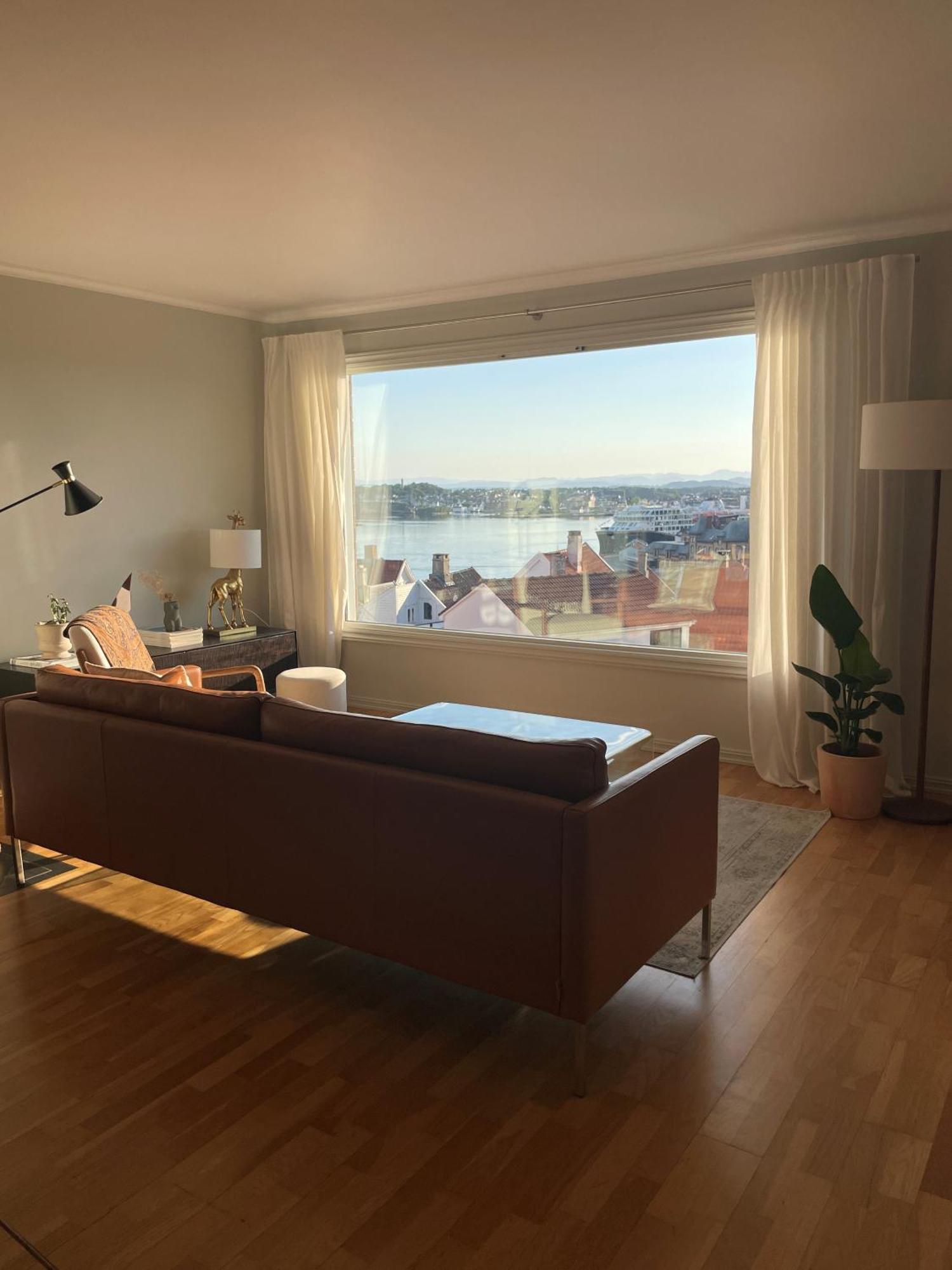 Amazing Views In The Center Apartment